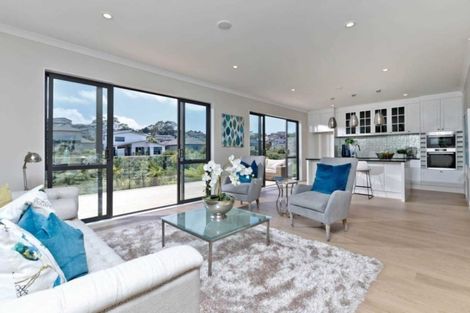 Photo of property in 30 Para Close, Fairview Heights, Auckland, 0632