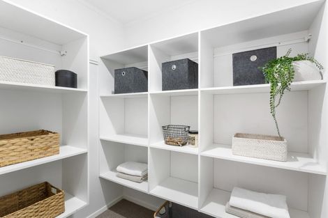 Photo of property in 38 Exmouth Road, Northcote, Auckland, 0627