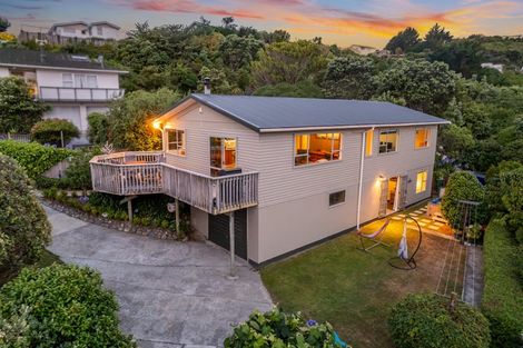 Photo of property in 11 Moray Place, Papakowhai, Porirua, 5024