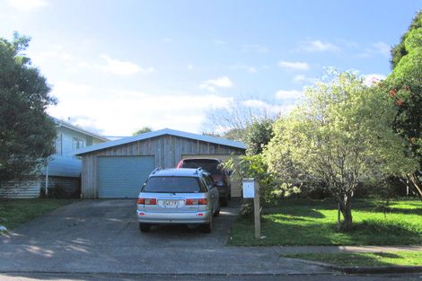 Photo of property in 5 Keri Anne Place, Goodwood Heights, Auckland, 2105