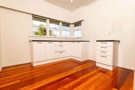 Photo of property in 6 Swanson Road, Henderson, Auckland, 0610