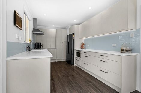 Photo of property in 9 Ohira Place, Henderson, Auckland, 0612