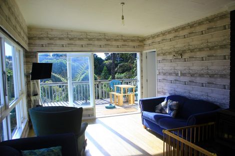 Photo of property in 12 Takarei Terrace, Mokau, 4376