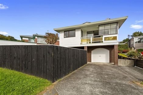 Photo of property in 32 Collins Avenue, Tawa, Wellington, 5028