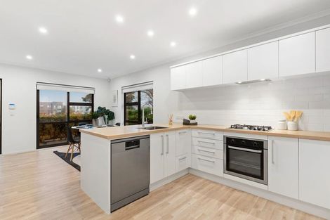 Photo of property in 18 Pepene Avenue, Takanini, 2112