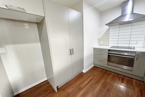 Photo of property in 42 Thackeray Place, Waltham, Christchurch, 8023