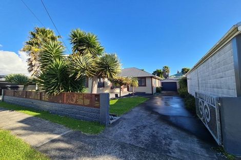 Photo of property in 36 Fitzroy Road, Fitzroy, New Plymouth, 4312