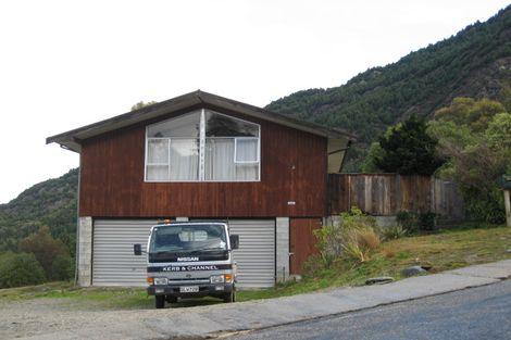 Photo of property in 260 Fernhill Road, Sunshine Bay, Queenstown, 9300