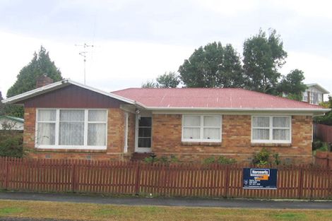 Photo of property in 28 Priscilla Crescent, Melville, Hamilton, 3206