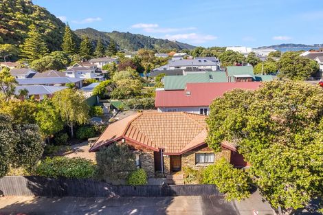 Photo of property in 9-11 Makaro Street, Eastbourne, Lower Hutt, 5013