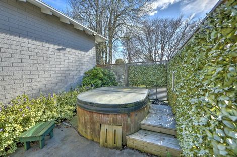 Photo of property in 14 Kerwood Place, Gore, 9710