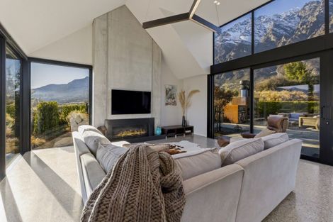 Photo of property in 24 Double Cone Road, Jacks Point, Queenstown, 9371