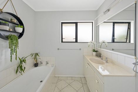 Photo of property in 18 Bucksburn Place, Greenmeadows, Napier, 4112