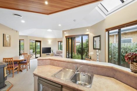 Photo of property in 2/113 Avonhead Road, Avonhead, Christchurch, 8042