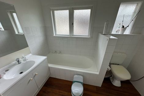 Photo of property in 131 Ocean View Road, Hillcrest, Auckland, 0627