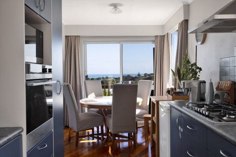 Photo of property in 15 Mount View Place, Spotswood, New Plymouth, 4310