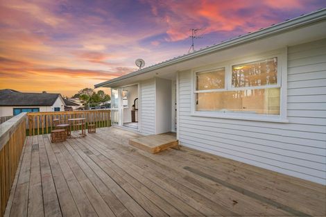 Photo of property in 19 Thornlow Street, Glendene, Auckland, 0602