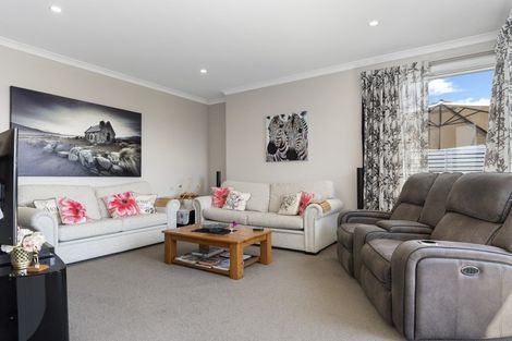 Photo of property in 31 Kayelene Place, Omokoroa, 3114