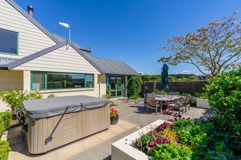 Photo of property in 132 Round Hill Road, Loburn, 7472