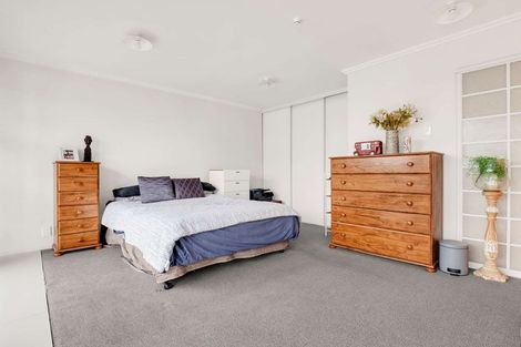 Photo of property in 247a Hill Road, The Gardens, Auckland, 2105