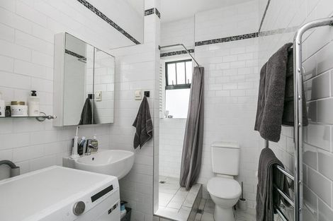 Photo of property in 3/24 Elizabeth Street, Mount Victoria, Wellington, 6011