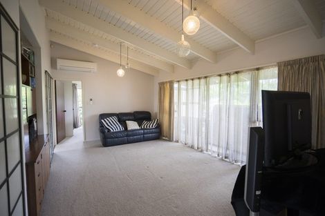 Photo of property in 5 Holyoake Place, Chatswood, Auckland, 0626