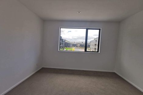 Photo of property in 22 Eileen Newey Place, Henderson, Auckland, 0612