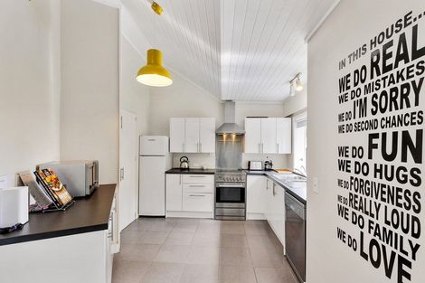 Photo of property in 1080 Sandspit Road, Sandspit, Warkworth, 0982