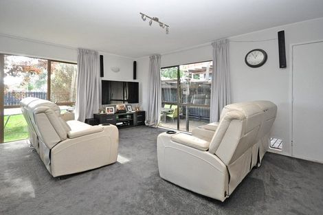 Photo of property in 4 Wesleydale Place, Papakura, 2110