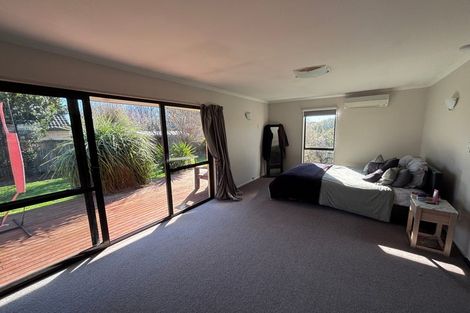 Photo of property in 60 Dunbarton Street, Redwood, Christchurch, 8051