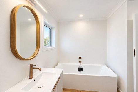 Photo of property in 86 Carrington Street, Lower Vogeltown, New Plymouth, 4310