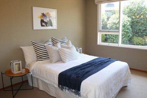 Photo of property in 345 Devonport Road, Tauranga, 3110