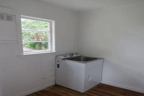 Photo of property in 15 York Crescent, Westown, New Plymouth, 4310