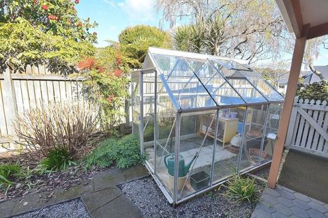 Photo of property in 1 Oak Bay, Waikanae, 5036