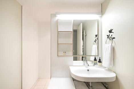 Photo of property in Piermont Apartments, 5e/82 Cable Street, Te Aro, Wellington, 6011