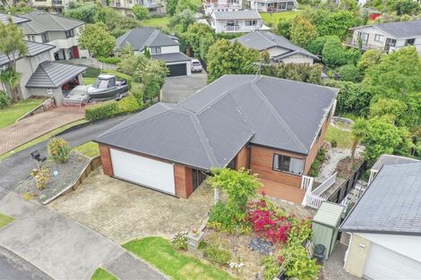 Photo of property in 14 Mccahill Views, Botany Downs, Auckland, 2010