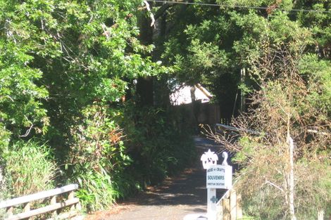 Photo of property in 310 Henderson Valley Road, Henderson Valley, Auckland, 0612