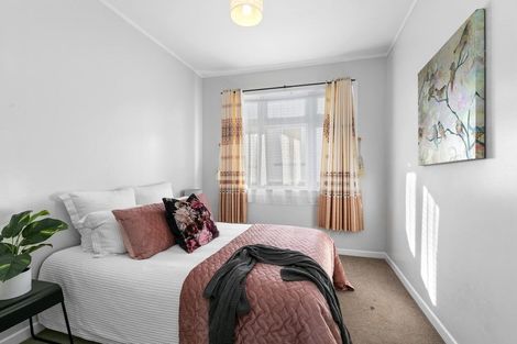 Photo of property in 9 Plunket Avenue, Petone, Lower Hutt, 5012