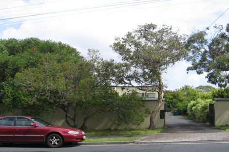 Photo of property in 146 East Coast Road, Forrest Hill, Auckland, 0620