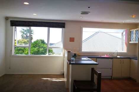Photo of property in 10 Barron Drive, Green Bay, Auckland, 0604