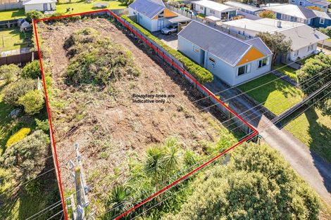 Photo of property in 19 Karewa Street, Castlecliff, Wanganui, 4501