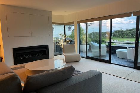 Photo of property in 2/1 Commodore Parry Road, Castor Bay, Auckland, 0620