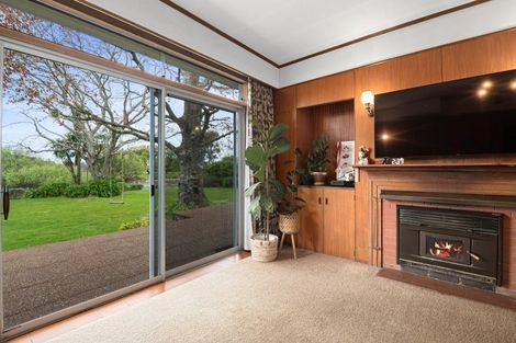 Photo of property in 40 Takinga Street, Mourea, Rotorua, 3074