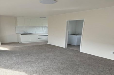 Photo of property in 2/328 Lake Road, Hauraki, Auckland, 0622