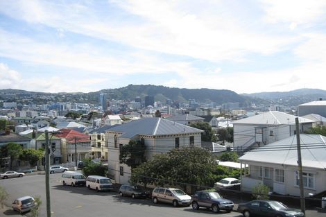 Photo of property in 8/4 Derby Street, Mount Victoria, Wellington, 6011