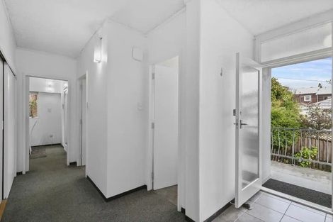 Photo of property in Standen Court, 1/90 Karori Road, Karori, Wellington, 6012