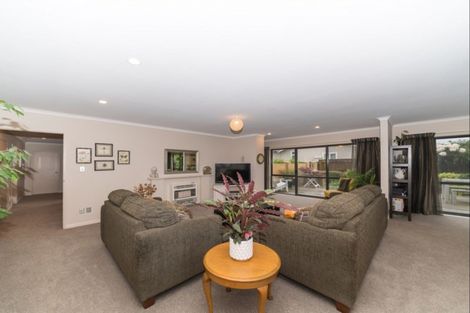 Photo of property in 66 Roberts Line, Kelvin Grove, Palmerston North, 4414