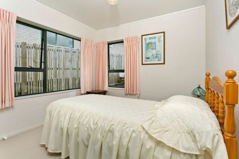 Photo of property in 14 Bluebird Crescent, Unsworth Heights, Auckland, 0632