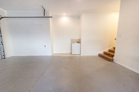 Photo of property in 15 Kouras Place, Flat Bush, Auckland, 2016