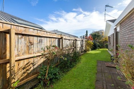 Photo of property in 16a Clare Street, Cambridge, 3434